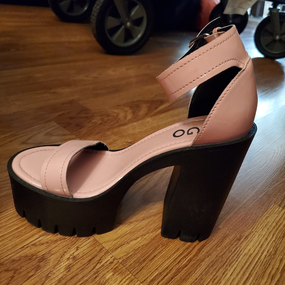 Ego 6½ pretty in pink platforms